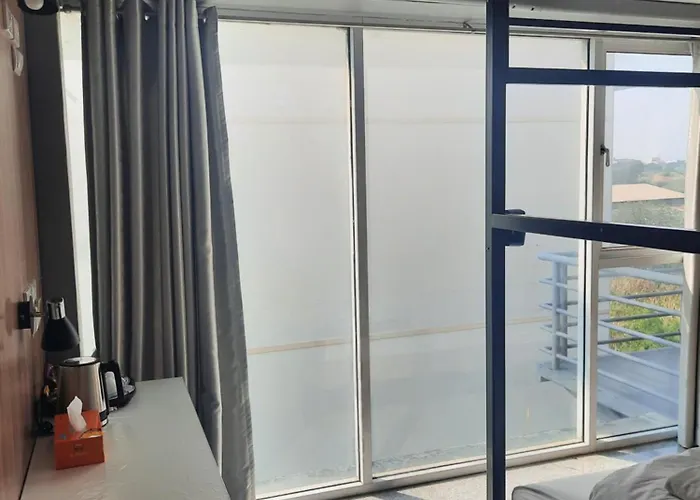 Sleep To Fly & Suvarnabhumi Airport Hostel *