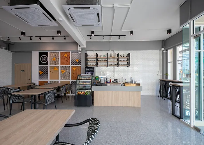 Sleep To Fly & Suvarnabhumi Airport Hostel Bangkok
