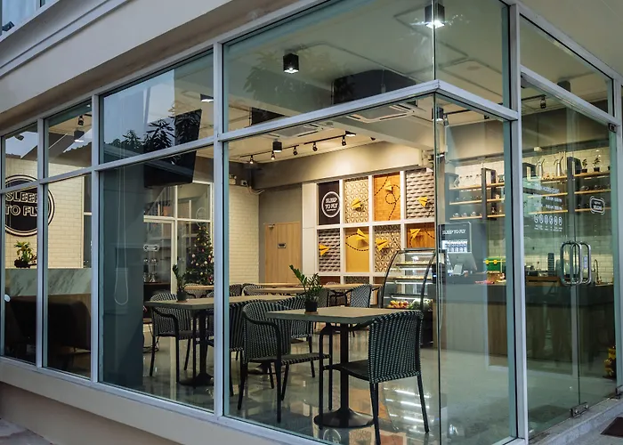 Sleep To Fly & Suvarnabhumi Airport Hostel