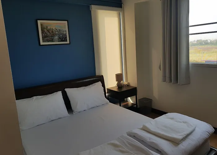 Sleep To Fly & Suvarnabhumi Airport Hostel